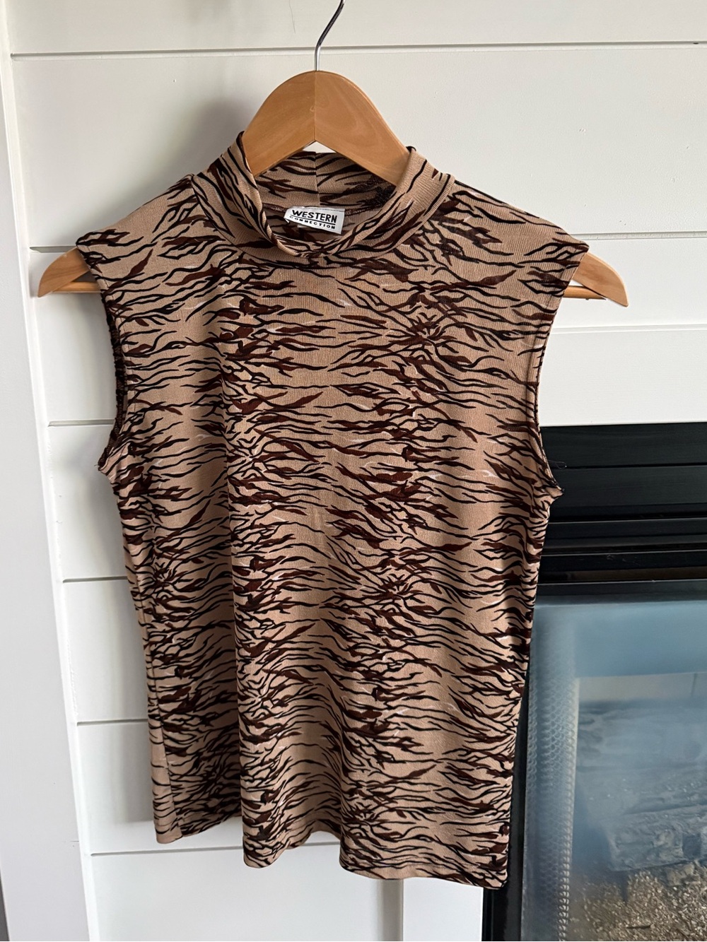 Sleeveless Western Connection women’s  Tiger-Print Mock Neck Top - Beige/Brown